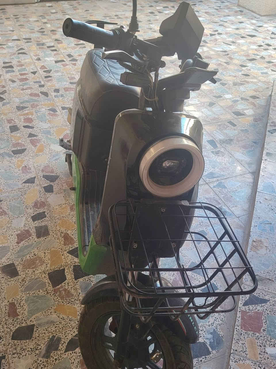 دراجه شحن R9
دراجه شغاله كلشي ما بيها ما عدا البطاريات ضعفن عوزهم استبدال لان ما مبدلهم على وضع الشركه السعر 160 الف
*********** المكان العماره حي الشهداء
