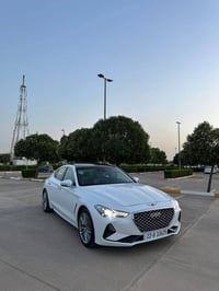 عندي هاي الجنسس فول فول موصفات بيها قطعتين صبغ بدون دواخل