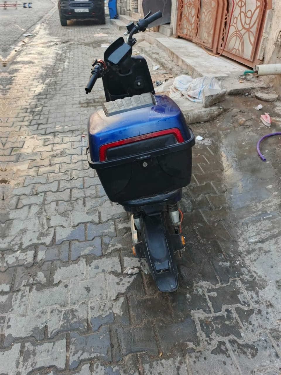 دراجه شحن للبيع رقم موبايل *********** باتريات نص عمر ب٣٥٠ وبيها مجال مكان بغداد
