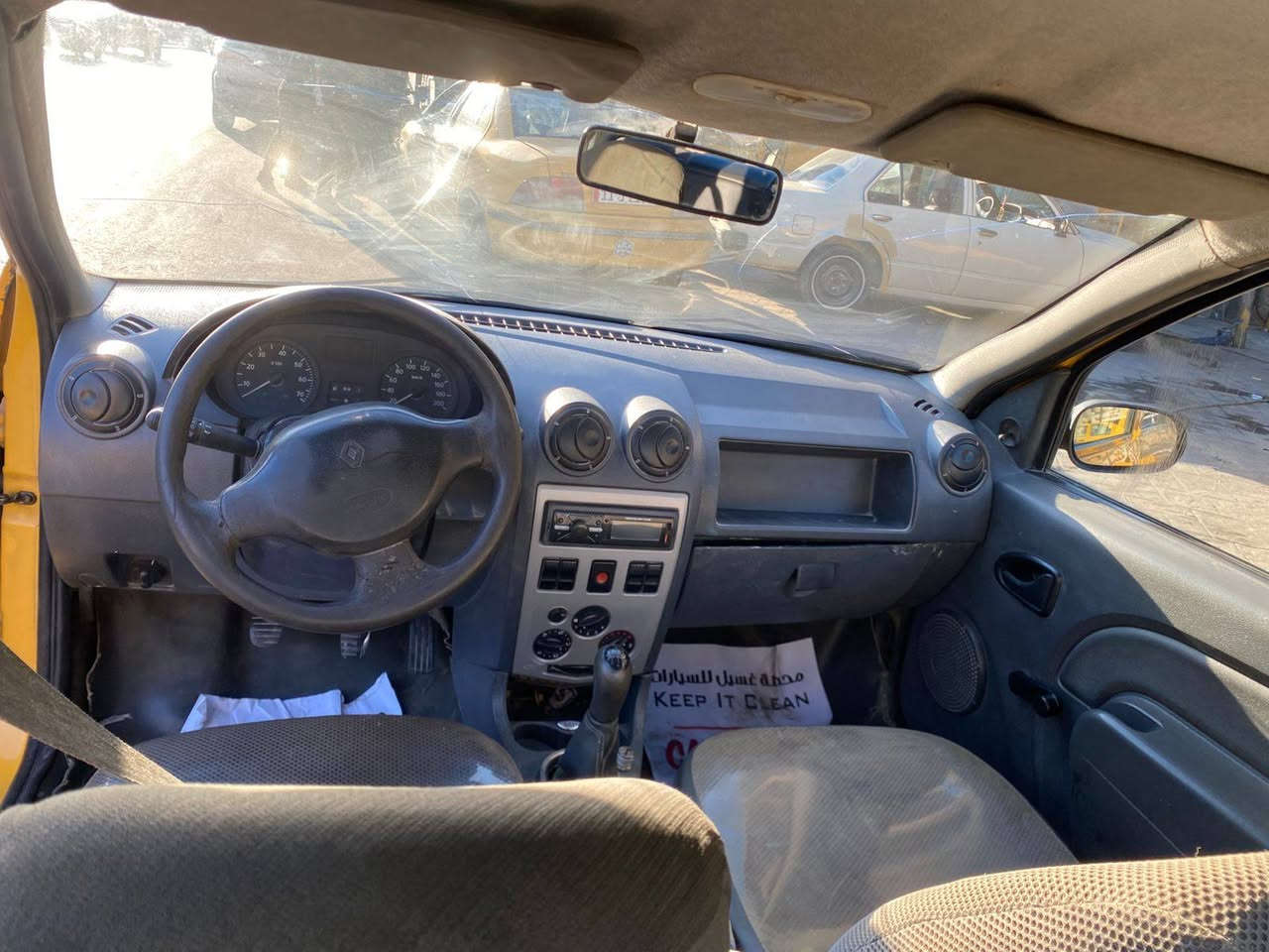 رينو لوكان
موديل 2009
سيارة جاهزة من كلشي 
مصفرة هيئة 
مصفرة غرامات 
رقم نكليزي 
شرط تحويل وين ما يعجبك 
نضيفة وحلوة السيارة 
ضمان كير مكينة كلة جديد 
السعر 33
مكاني الشعب شارع عدن 
***********
