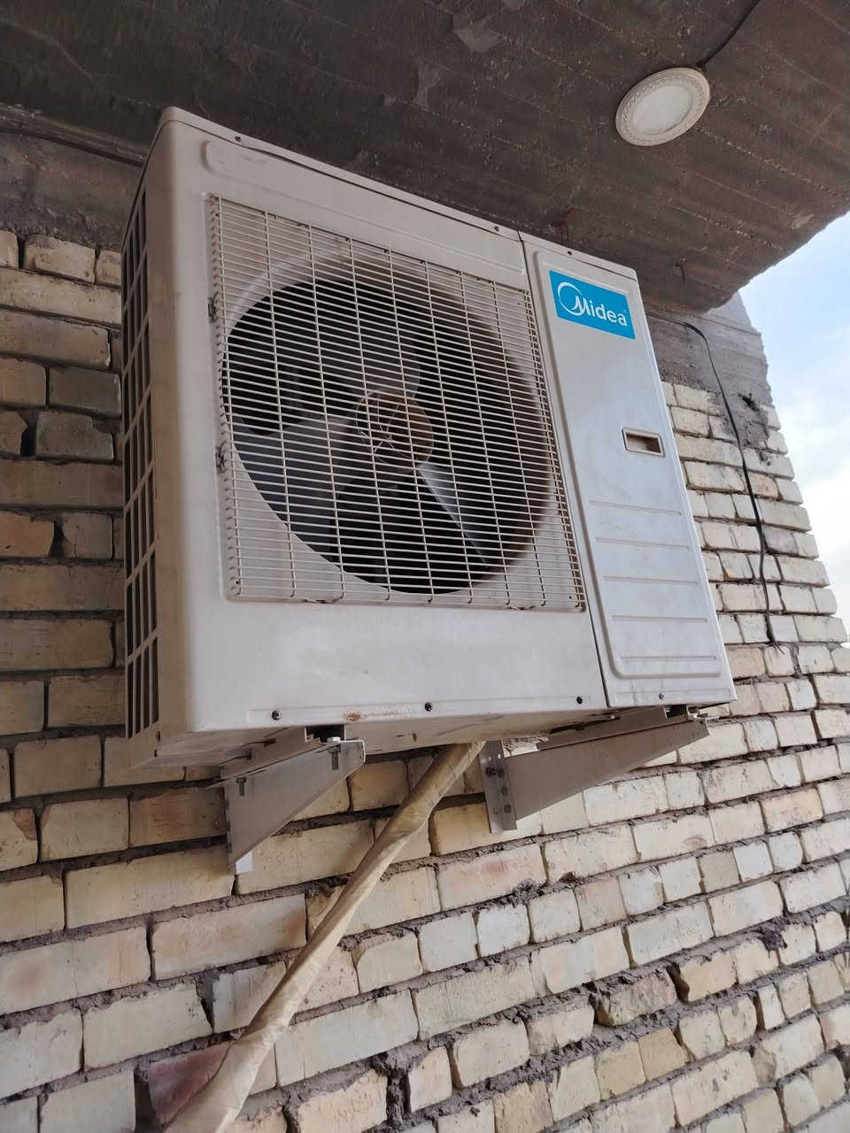 ميديا ٣ طن مستعمل شغال نضيف تبريده فول سعره ٦٠٠


**إذا كنت صاحب هذا الإعلان وتريد حذفه لأي سبب، رجاءا أرسل رسالة إلى الدعم الفني**