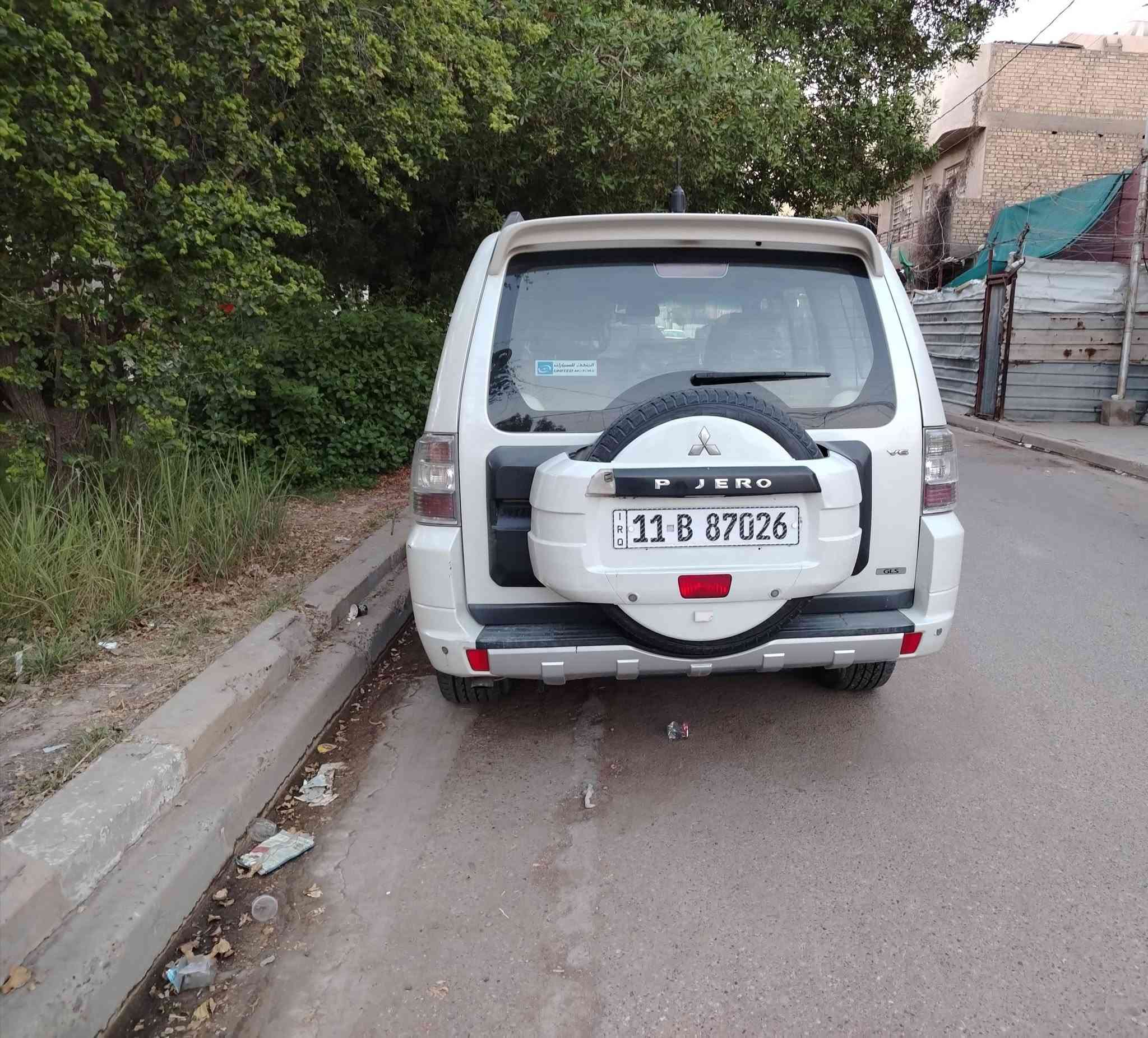 بيع او مراوس حسب القناعة 
باجيرو حبتور ٢٠١٠
مكفولة عام فتحة بالسقف كشنات كهربائية جلد
تبريد ثلاث قطع ثلج حدادية جديدة الرقم
الجديد مشروع وطني السعر ١٤٨ بي مجال
مكاني بغداد هاتف *********** موجود بي واتساب
