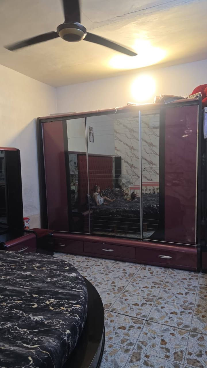 غرفة تركي اصلي نظافة 80 بالمية مع دوشك 
مكاني مدينة الصدر السعر 450 غرفة ضخمه كلش *********** مامتواجد على الفيسبوك
