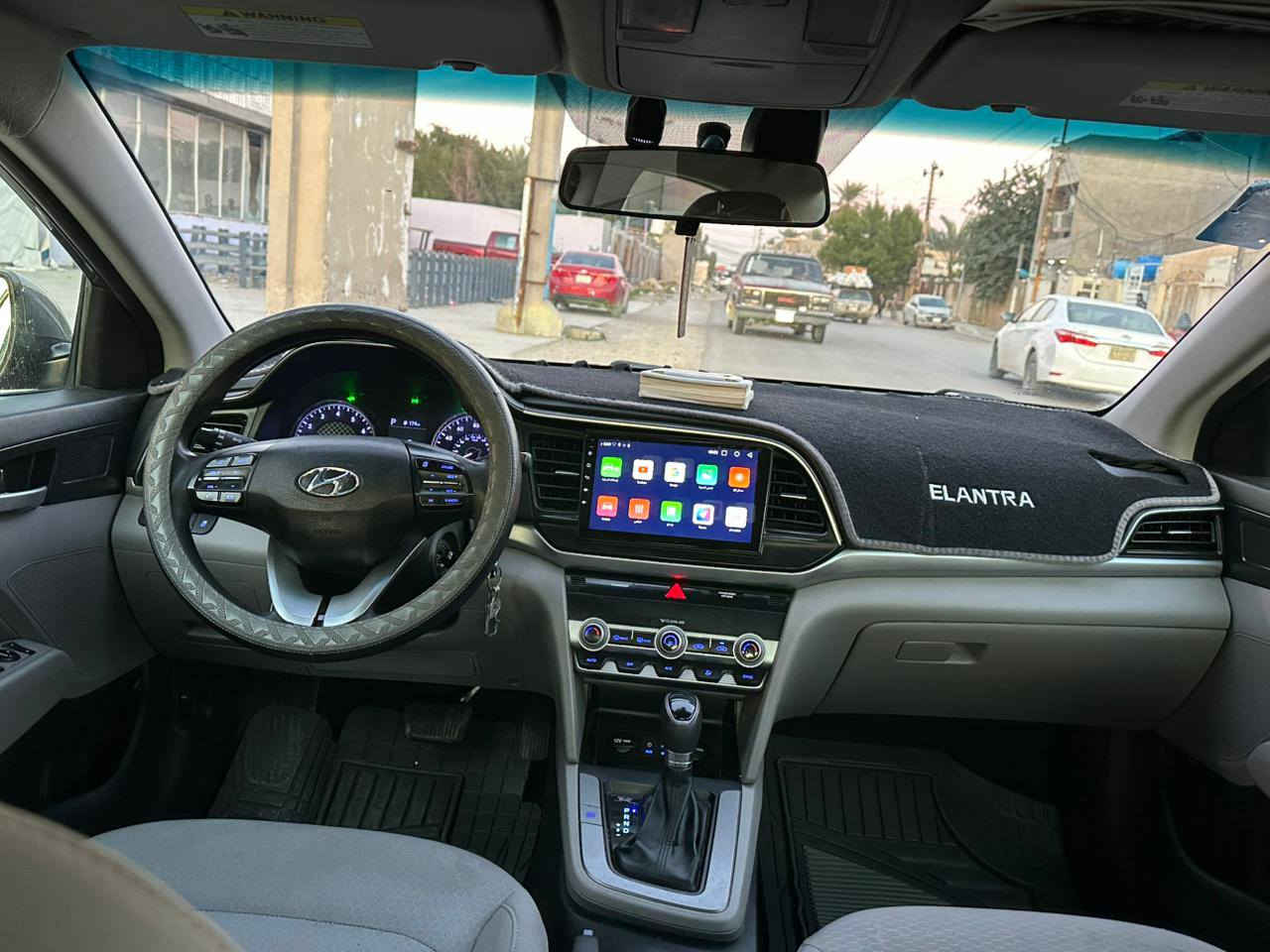 السلام عليكم
النترا 2020 وارد امريكي حادث السيارة  

چاملغ وربع الباب صفحة الراكب 

مواصفات السيارة ( مانع انزلاق، تحديد مسار، رادار امامي، مانع تصادم، ) محرك 2000 دوش گير AT 

ممشى السيارة 78 الف ميل 
السعر 13,500
للاستفسار الاستصال ***********
