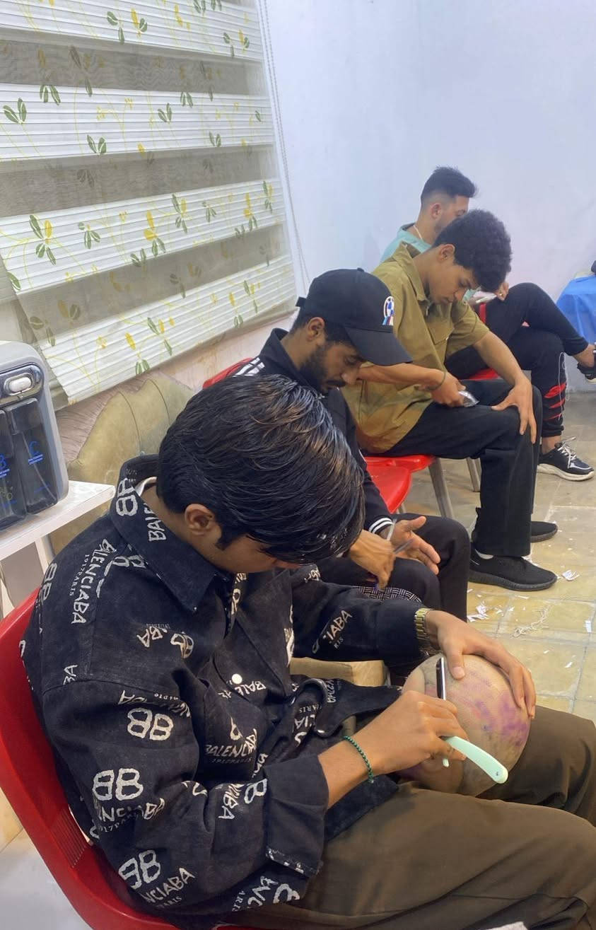 مركز آزار لدورات تعليم فن الحلاقة❤️❤️
 يعلن عن فتح دورات للحلاقة الرجالية وتشمل
..........................
١/مقص✂️
٢/شفرة📏
٣/خيط🧶
٤/مكينه🎚
٥/صبغ الشعر (كيفية دمج الالوان)🎨
٦/ معالجات الشعر بكل انواعه🦱🦰
٧/ معالجات البشرة 💆‍♂️💆‍♀️
٨/ مع هدية صادرة من المركز اثناء التخرج👍🎫🎟
#ملاحظة.... عند انتهاء الدورة وتكون عندك نقص معلومات تعاد لك الدورة مجاني 
للاستفسار الاتصال على الرقم التالي 
البصرة الجمهورية شارع الاطفاء مقابل ريتاج سنتر قرب حسينية البتول عليها السلام 
للاستفسار الاتصال 📞على ارقام المركز....
☎️*********** البصرة, العراق
