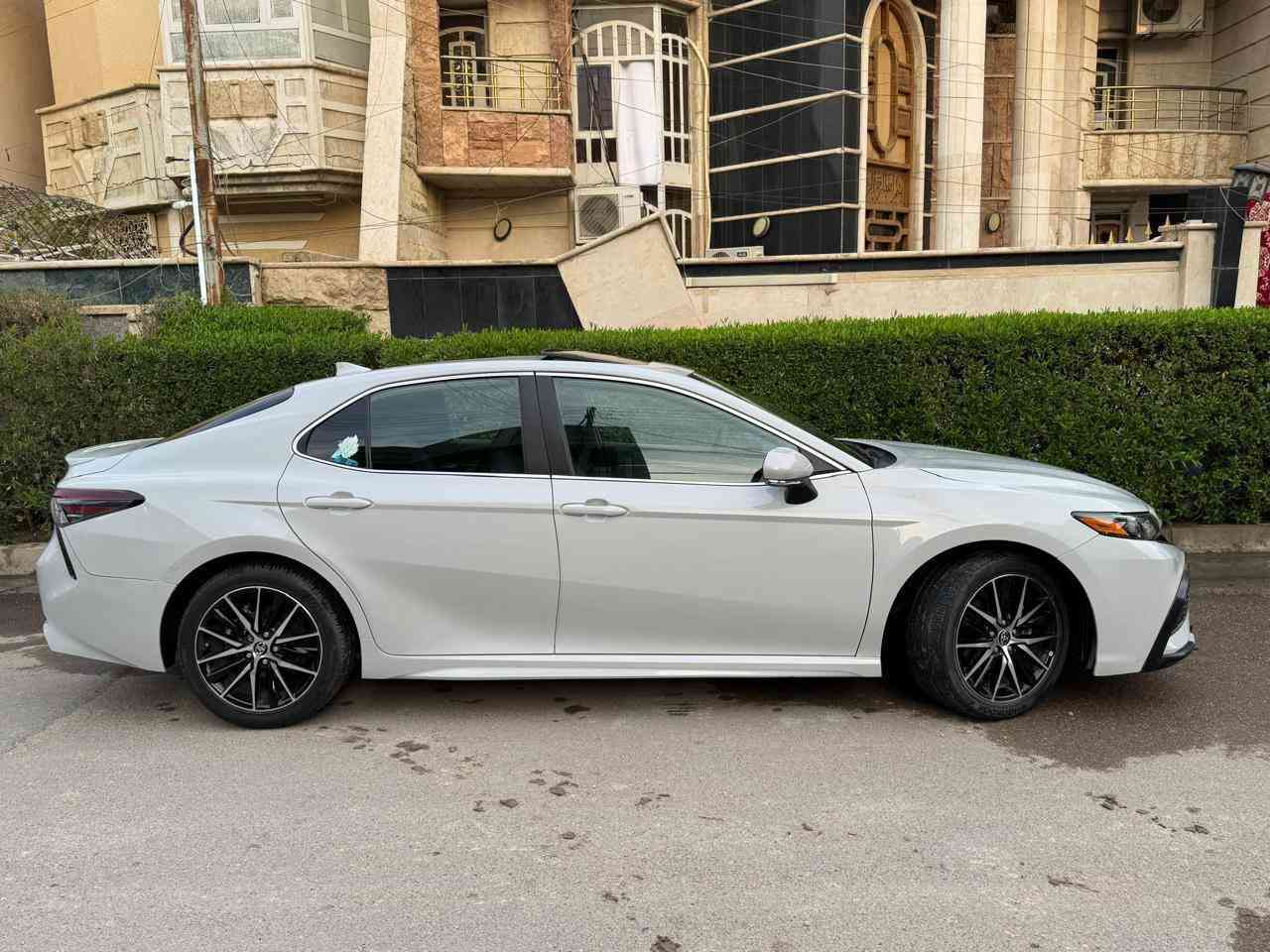 السلام عليكم
كامري هايبرد 2022 SE
ماشيه 34 
مواصفات 
بصمه 
فتحه 
نقطه عمياء 
راداد
توقف ذاتي 
تحكم جهتين 
السعر 21
للاستفسار 
واتس
***********
