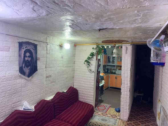 بيت تجاوز للبيع غرفتين وصاله ومطبخ مع حوش صغير العنوان الاصمعي شقق الفاو خلف مدرسه بن ثابت السعر  11 وبي مجال ***********
