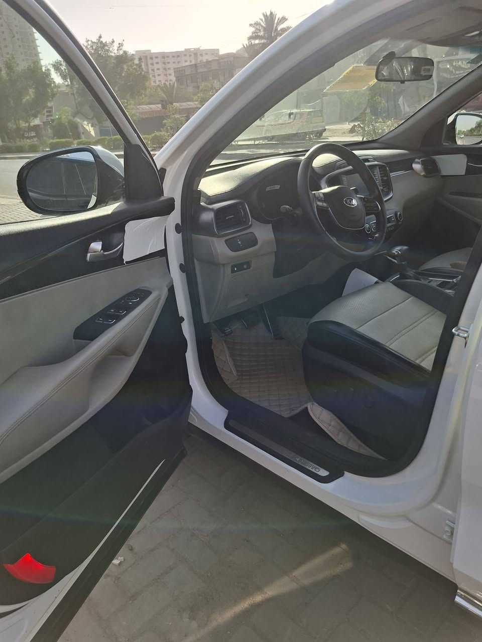 البيع سورنتو موديل ١٩ ماشي ٦٠ الف سيارة جديدة كلش والبقي التفاصيل داخل الفيديو العنوان بغداد البياع حي الرساله الثاني ***********
