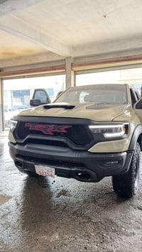 Ram 1500 2023 tradesmen  محرك هيمي ٥.٧  فور ويل 4*4 سياره بدون دواخل ب...