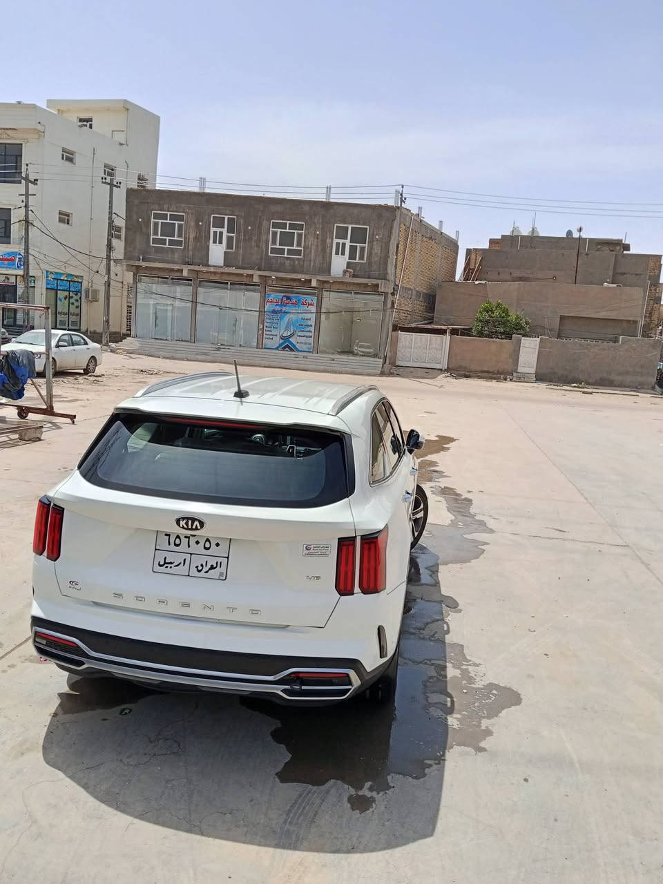 السلام عليكم للبيع كيا سورنتو مديل 21 6اسلندر رقم اربيل بيها بارد بل باب الجهه الايمنه الخلفي  فقط بصمه تشغيل عن بعد تحكم جهتين شفتات استيرن كير عصه جديده كلش تريد وكاله أو تحويل مالك ديوانيه بيع فقط السعر 240مكان ديوانيه ***********
