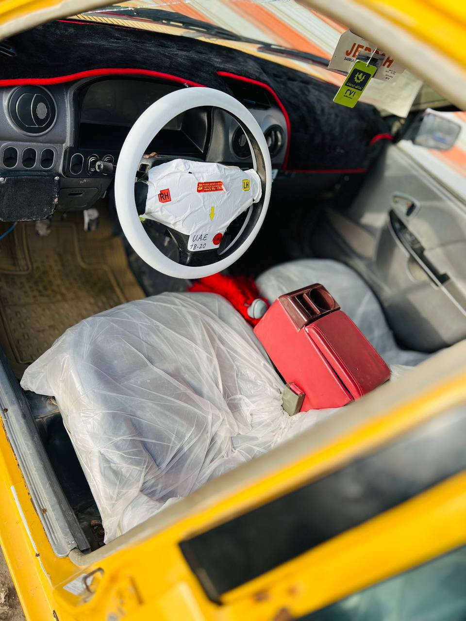 سايبه 2012رقم صدامي مداور ومكاتبه هيئه وغرامات وراك كلها مالي شغل بيهن سياره شغاله كلها مكينه صافيه كهربائيات كامله دواخل كلها مدوشمه
مكاني دوانيه قضاء سومر 
***********سعر 12ورقه وبيها مجال
