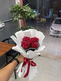 ورد صناعي • باقة ٥ وردات • عرض نار