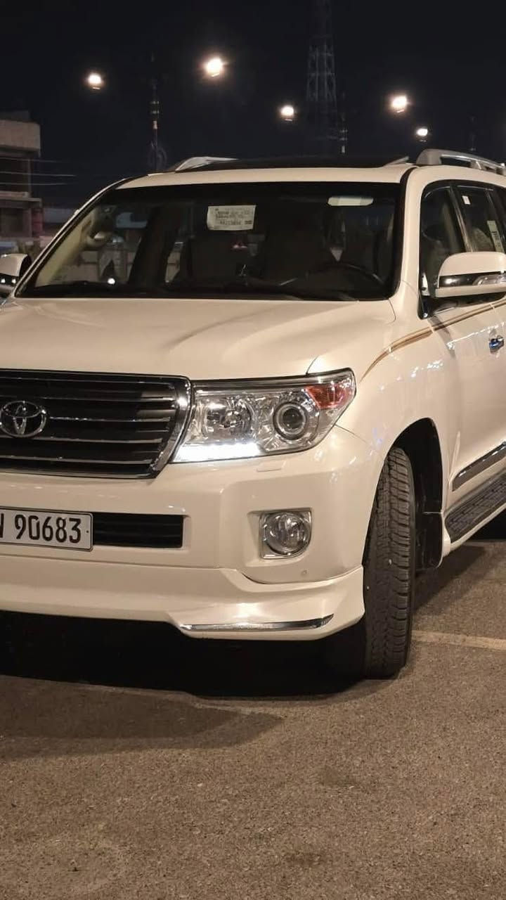 بسم اللّٰه الرحمن الرحيم
سلام عليكم
للبيع  لاند كروز 2015

((((محرك 6 سلندر )))))) 

ماشيه 105  حقيقي 
 المواصفات بريم معروفه 
٧ راكب
٣ قطع تبريد
تحكم ستيرن
فتحة سلايت روف 
كشنات جلد 
ثلاجة
كامره خلفيه
حساس خلفي  حساس امامي
زراكات مري شفط كهرباء
تخم تاير امامي خلفي
نظام تزحلق نظام نزول منحدرات 
مثبت سرعه دفع رباعي 
وبيها مظومه لايتات عالي وناصي مشدود لها وكلهن أضويه بيض
بصمه تشغيل وابواب بصمه  رقم بغداد تحويل مباشر باسمي السياره كلش حلوه وجديده وجاهزه من كل النواحي كير مكينه صدر تايرات دهن فلاتر بلاد  مسويلها عنايه كامله بالمركز 
بيها بارد جزء بصيط بالباب والدعاميه الاماميه صبغ فقط

 
📞***********
