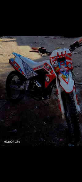 سلام عليكم دراجه قفاز ماتركس  اصولي كمرك مدفوع كامل دبل بريكات امامي و خلفي شغلات شلعه و معدل فول كهربائيات شغالات عنوان النجف حولي
السعر (مليون و نص) متوازي علا بيعته رقم الموبايل ***********
