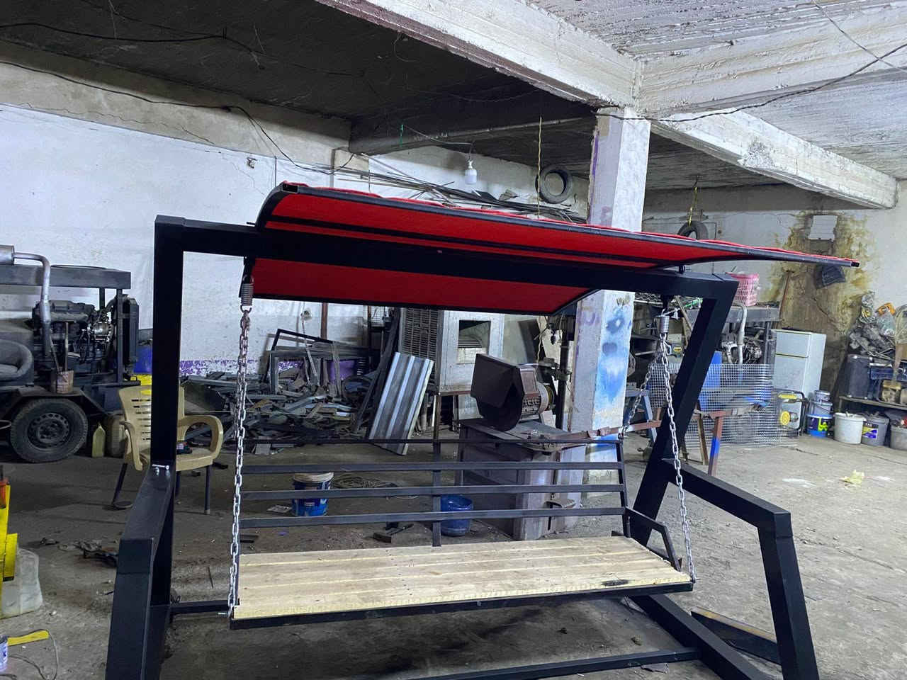 حداده عامه لعمل كافه انواع الحديد
جلسات خليجيه 
مضلات 
محجر ات حديد 
واجهات بوردكس 
أبواب شبابيك 
*********** للتواصل 
العنوان قضاء بلد قرب الحي الصناعي #
