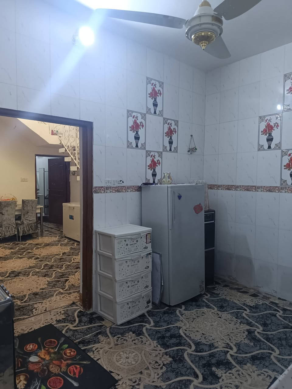 دار للبيع طابو صرف م ١٠٠ طابقين في الحر حي المؤمنين قرب شارع السايدين وقرب مدرسة سيد الماء . للاستفسار اتصل عالرقم ***********
