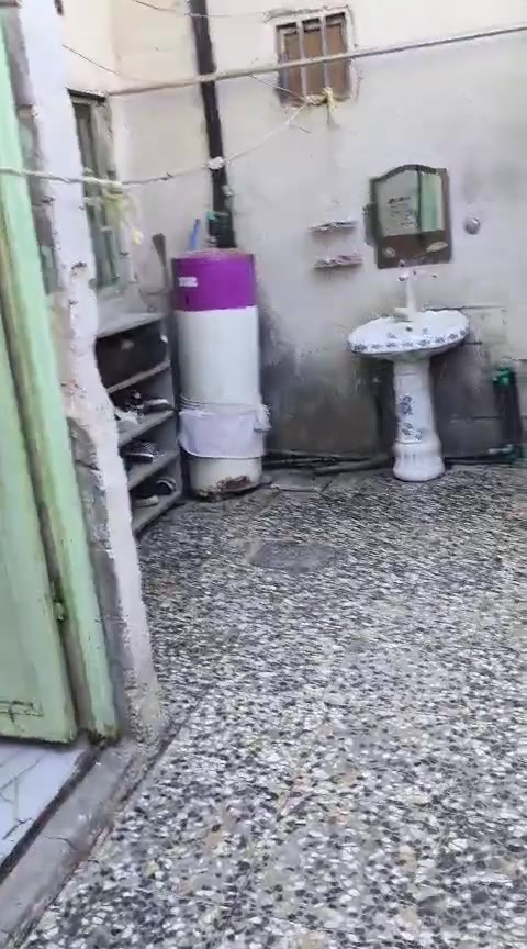 دار للبيع في منطقة اللايح مساحه 100متر للاستفسار***********
