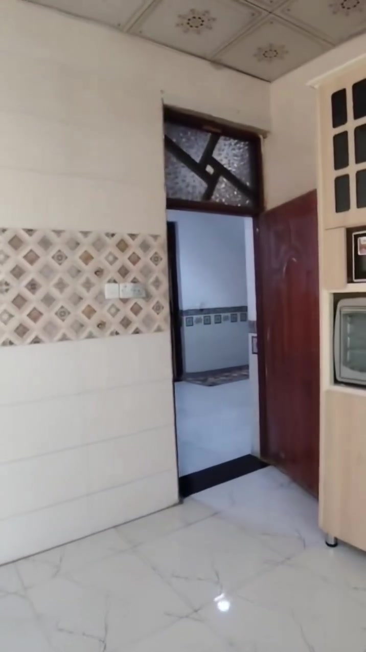 السلام عليكم
بيت للبيع المدائن منطقة التويثه
الخدمات كامله البيت جديد
مساحه الأرض ٢٠٠ متر مساحه البناء ١٣٠
السعر ٨٠ بدون أثاث مع الاثاث ٨٥
السعر نهائي
***********
