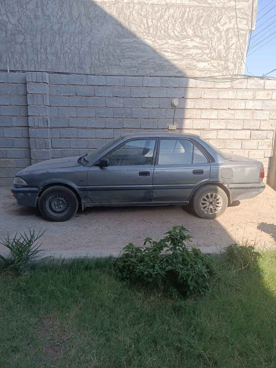 للبيع كورلا موديل ٩٠ محور رقم بغداد باسمي تبريد شغال السعر 45 $مكان فلوجه موبايل *********** و ***********
