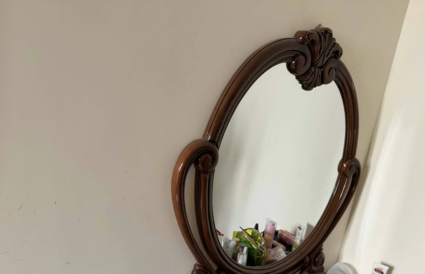 اغراض للبيع 
غرفه نوم ٢٥٠ بيها مجال بسيط
ميز طعام ٧٠
تخم ٣٠٠
ميز تلفاز ٦٥
ثلاجة٤٠٠ 
فرن ١٥ 
مكان بغداد للتواصل *********** واتساب
