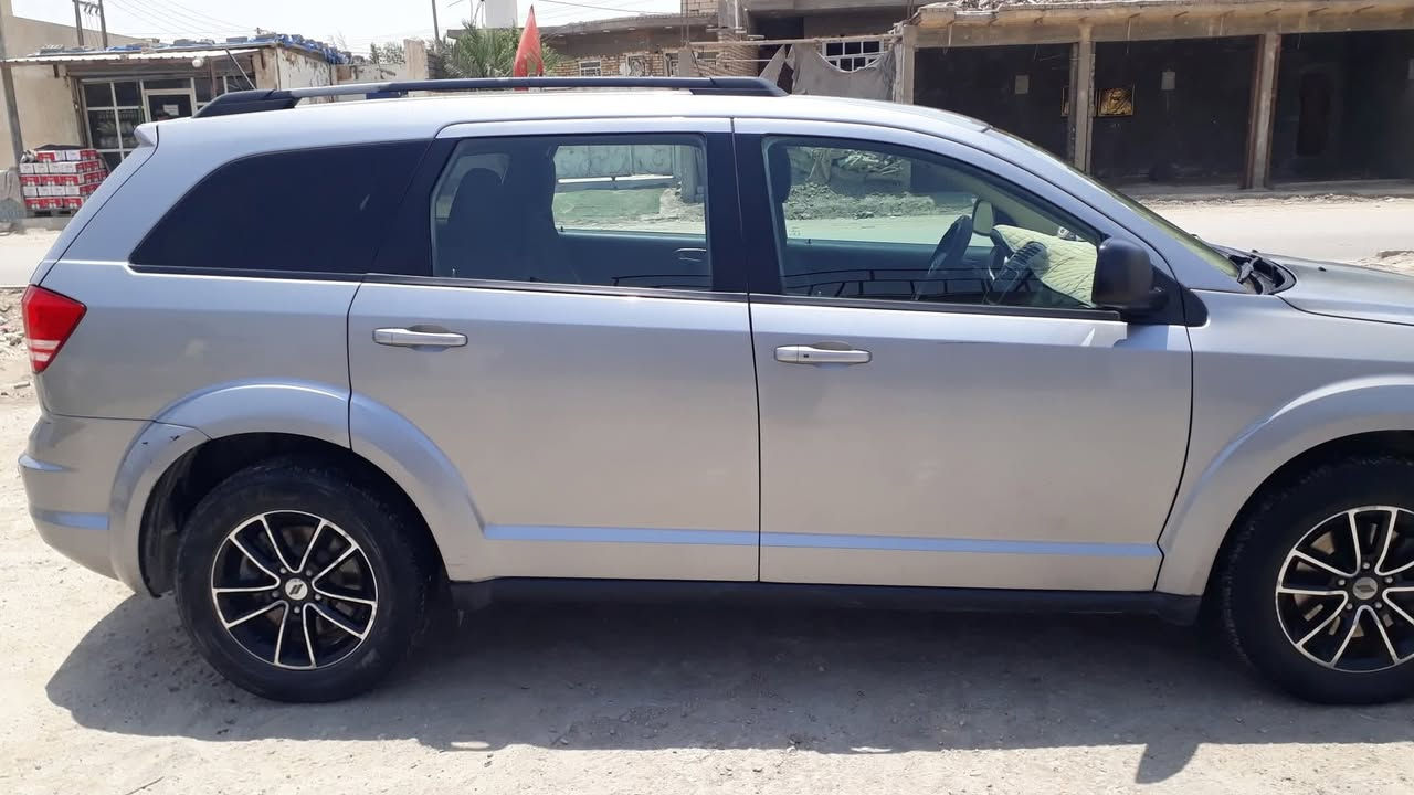 دوج جورني موديل 2018
لون سلفري  رقم ذي قار 
 تبريد قطعة وحدة ثلج
 7 راكب شاشه كبيرة
كير محرك كفالة
محرك 4 سلندر سيارة مرتبة
شرط التحويل فقط
سيارة مال بيت 
السعر ١٣٠$
مجال قليل 
مكاني الناصرية / مركز 
رقمي ***********
 ملاحظة / السنوية ساقطة
