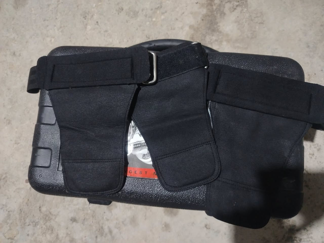 حقيبه وزن 30 كغم مع شفت بار مستقيم مع قفازات 
السعر 85 قفلل


**إذا كنت صاحب هذا الإعلان وتريد حذفه لأي سبب، رجاءا أرسل رسالة إلى الدعم الفني**