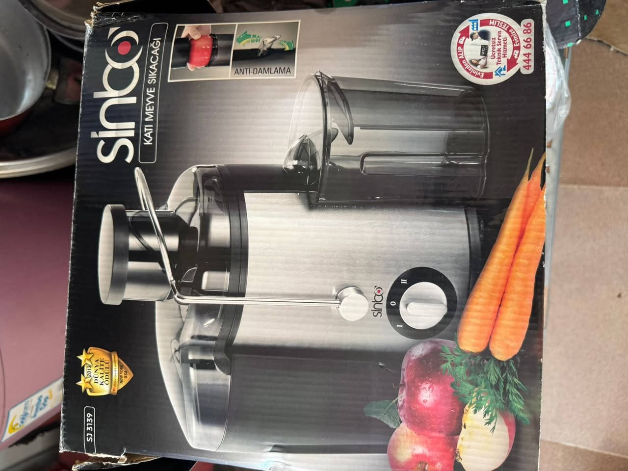 للبيع: عصارة Sinbo (سـينبو) الأصلية 🍎🥕سعر 35الف مع توصيل
عصارة الفواكه الصلبة (الجزر، التفاح، وغيرها) بجودة عالية وأداء ممتاز.
المواصفات باختصار:
• ✨ ماركة Sinbo: غنية عن التعريف بالقوة والمتانة.
• ⚡ محرك قوي: سرعتان للتحكم بعصر الفواكه اللينة والصلبة.
• 💧 نظام ضد التنقيط: للحفاظ على نظافة المكان أثناء العصر.
• ✅ سهلة الاستخدام: سهولة في الفك والتركيب والتنظيف.
• 🛡️ تصميم عملي: هيكل متين يتحمل الاستخدام اليومي.


**إذا كنت صاحب هذا الإعلان وتريد حذفه لأي سبب، رجاءا أرسل رسالة إلى الدعم الفني**