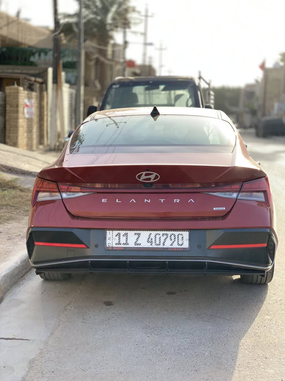 السلام عليكم🙋‍♂️
النترا هايبرد 2024احمر وارد أمريكي فول واحد ع واحد داخل ابيض ماشيه 17000milرقم بغداد باسمي تحويل ثاني يوم السياره كامله بس صبغ بنيد حادثها موضح بلصور صارلها شهرين من وصلت بغداد اي نقص مابيها مواصفاتها معروفه ميحتاج اذكرهن  مكاني بغداد *********** 
السعر 175 $ وبيها مجال
