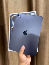 آيباد برو M4 • ٥١٢ • جديد