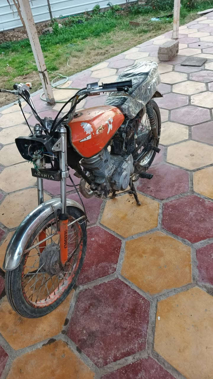 السلام عليكم ارشه2016 مكينه خير من الله تخبل دراجه مرتبه ونضيفه اليريده يتصل***********
