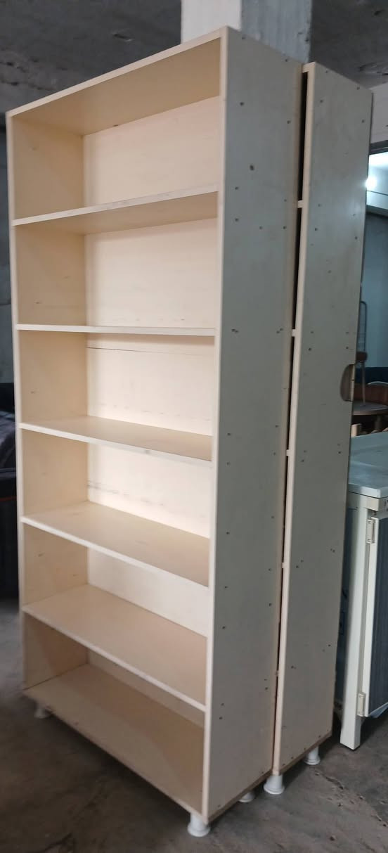 تتوفر رفوف محل كامل للبيع خشب ان دي اف / العنوان بيجي شارع المصرف مقابل مدرسة الفضيله للبنات / للاستفسار /*********** /***********
