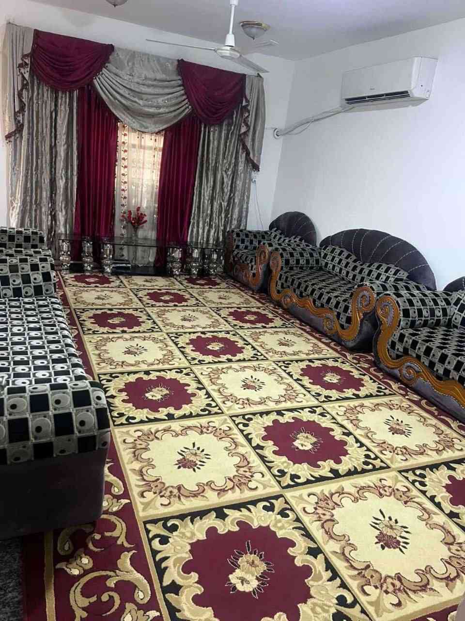 🏡 دار للبيع – موقع مميز_طابو صرف 

📐 المساحة: 289 م

📄 جنس العقار: طابو صرف
🏗 سنة البناء: 2014
🏠 عدد الطوابق: طابقين
🔹 تفاصيل الطابق الأول:
غرفتي نوم
مجموعة صحية
صالة
هول
مطبخ
🔹 تفاصيل الطابق الثاني:
غرفتي نوم
مجاميع صحية
فضاء داخلي
🌿 مميزات الدار:
حديقة أمامية وحديقة خلفية
ممر أمامي يتسع لثلاث سيارات 🚗🚗🚗
واجهة 10 م

📍 العنوان: حي المهندسين – بدايه الشارع الرابط بين المهندسين وحي العسكري 
📌 مقابل جامع زين العابدين  (ع)

📞 للاستفسار:
*********** 

#دار_للبيع #عقارات_الحلة #عقارات_بابل
#حي_المهندسين #طابو_صرف #بيوت_للبيع
#استثمار_عقاري #شارع_رئيسي #موقع_مميز
