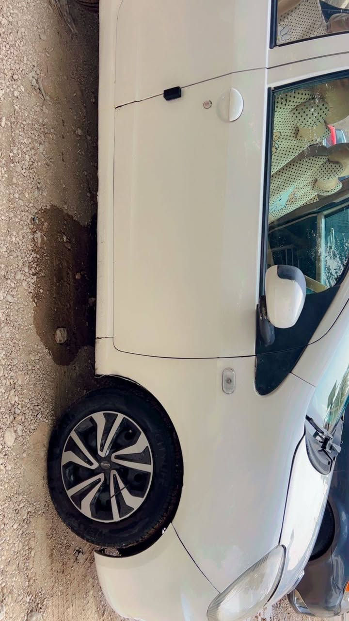 السلام عليكم جيلي باندا مديل 2013رقم دولي بسمي سياره جاهزه من كلشي محرك وكير محور كورلا ياباني تنسى عطل بيه صبغ جامع اماني ونص باب مكان السياره بابل والسعر 47 وبيه مجال ***********
