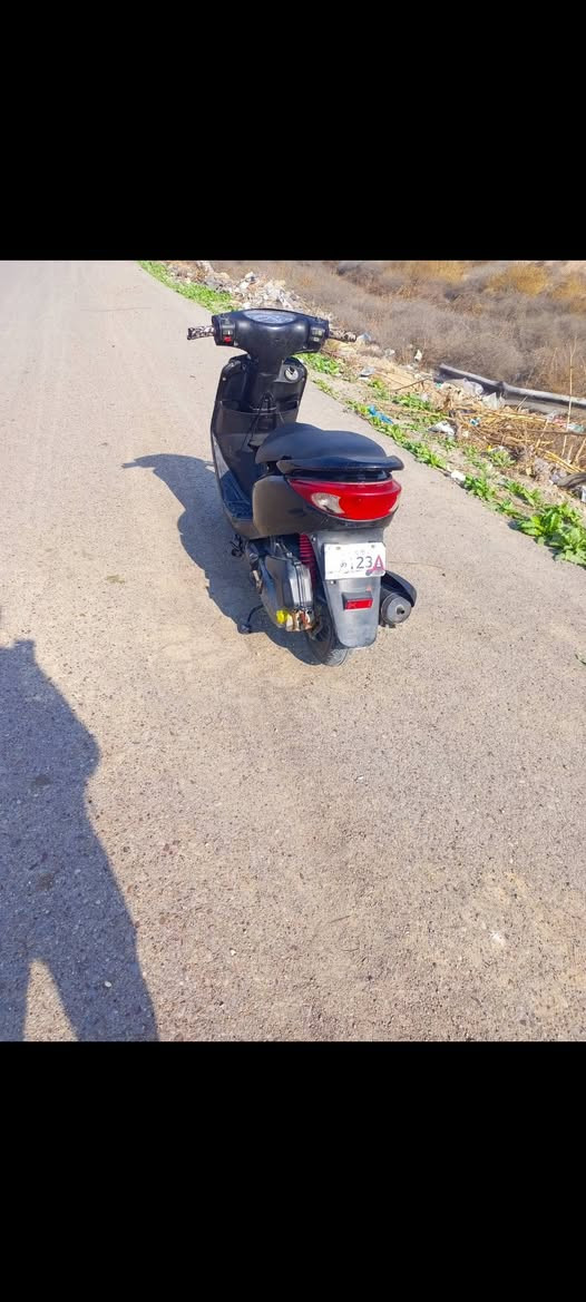 سلام عليكم دراجه بريز نوزل 140 تخم تغير جديد قاعده ؤفيتم جدد محرك بلادي ما مفتوح كهربائيات كامله-مكان بغداد الدورة ***********
