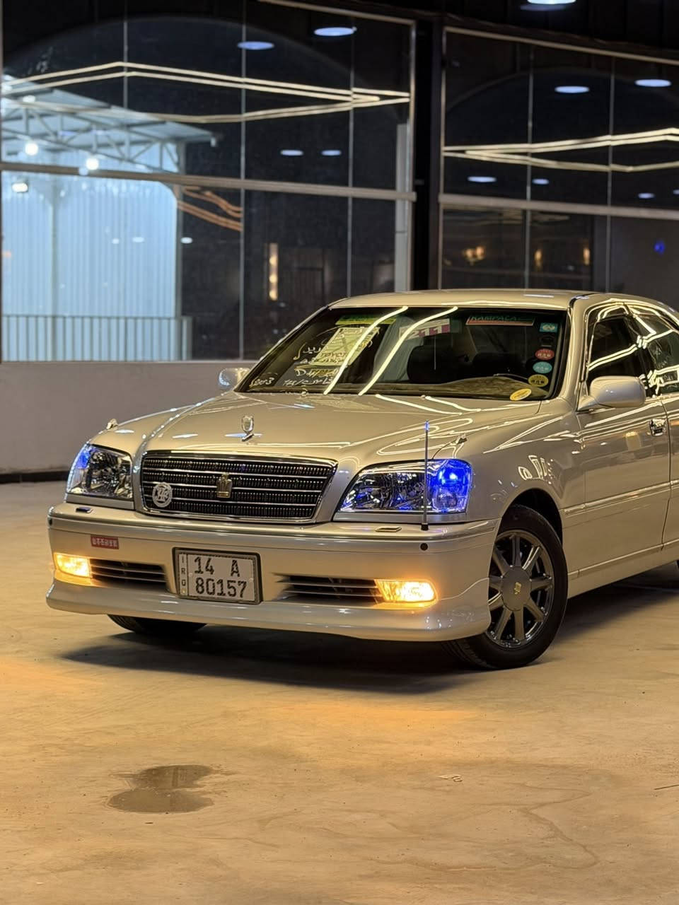 TOYOTA CROWN ROYAL SALON 👑
للبيع تيوتا كراون 2002.

اللون             سلفريه😊.

❗️فقط لليدور جديد وفول واصولي ومداور وكفاله.

رقم بصره تسجيل جديد قرار48  وصاعده هزه
شرط المداور ثاني يوم سنويه نافذه لغاية 2029
شرط مسجله بفترة الشهرين مال قرار48.

مكفوله كفاله عامه كص وضربه ونقل جثه والرسميات والأصوليات 💯.

المواصفات 👇
3دكم.
أصل كرستال.
تحويرة النجف بالكامل فوگ وجوه دشبول نجف 
مكينتها ديفور الكبير الحجم 3000 شاصي 75.
اربع كشنات كهرباء.
ستيرن كهرباء.
برده خلفيه كهرباء أصليه.
مري كهرباء+هيتر♨️.
وضعيات القياده رياضي وعادي.
ويل كب نجمه نفطي  حجمه 16.
حساسات خلفي وأمامي 
تحكم ستيرن.
لايتات كرستال زنون أصل.
بگ لايتات كرستال.
شاشه كرستال ترحيب.
سستم ايرباگ سليم.
كروز تثبيت سرعه.
اشاير لد بالكامل.
كشنات خزن ميموري.
جامات اربعه اوتو.
لحيه اماميه.
مانع انزلاقTRC.
شغالABS.
اريل امامي 
سستم صوت +دمامات فد شي.
غراض مال جنطه كامله.
والسياره ماعايزه برغي كامله على اخر حبايه.
والسياره بالواقع اجمل من الصور بهواي📷
العنوان🏡 النجف الاشرف.
السعر💵. 142.   وبيها مجال قليل جداً حگ الجيه.
للاستفسار📞📲 ***********
رجاءً اذا ماعجبك السعر او مو شراي اعگب المنشور او تعلق تعليق حلو يدل على أخلاقك الراقيه وكلشي أكو بالسوگ.
