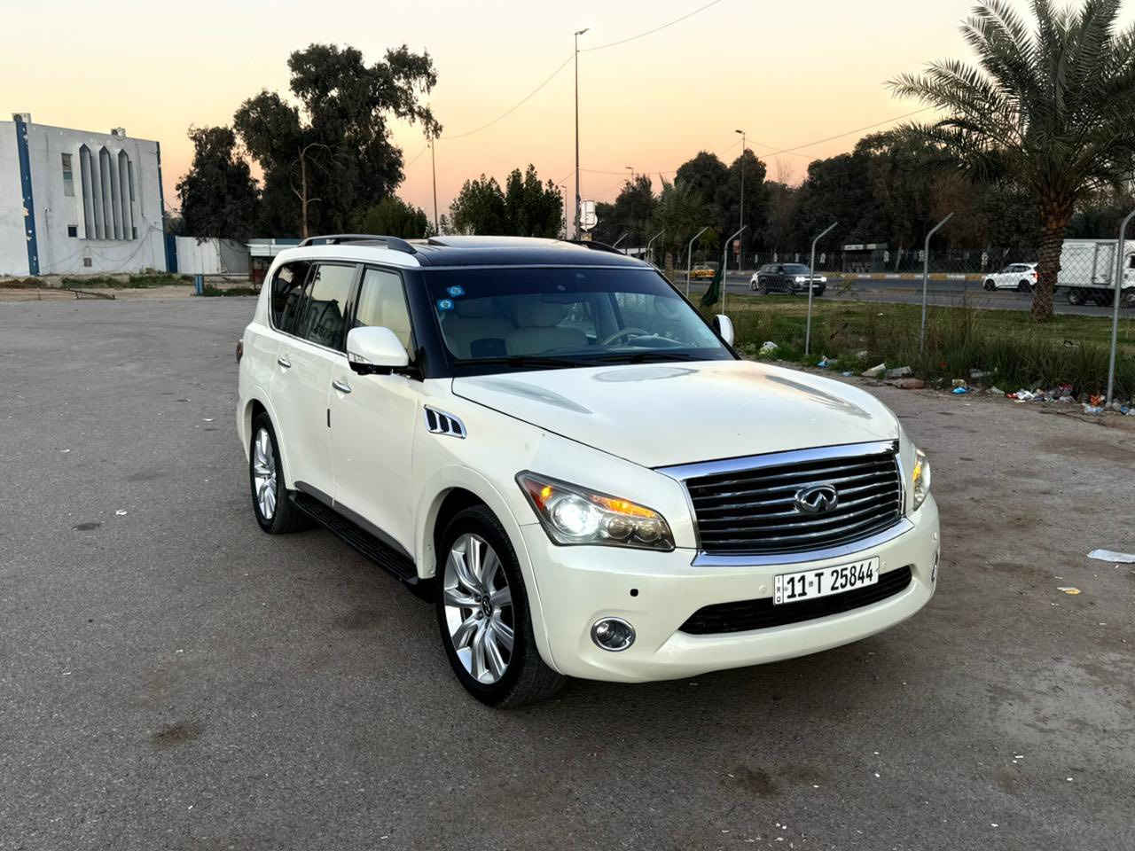 انفنتي QX56 موديل 2011 خليجية وكالة بسعر جدا مناسب

تحويل ثاني يوم رقم بغدا. انكليزي هزه جديد 

بدون حادث فقط صبغ جماليه بسبب تگشير الصبغ
لون صدفي ابيض لؤلؤي

مواصفات السيارة فول 1/1 اعلى فئه 
▪️رادار امامي
▪️كير مكينة تبريد كله كامل وشرط الشرط
▪️محرك 8 سلندر 5600cc 
▪️كراسي جلد + كهرباء (تدفئة )
▪️استيرن كهرباء 
▪️جنطة كهرباء
▪️ابواب بصمة 
▪️ مثبت سرعة 
▪️حساسات امامية وخلفية 
▪️نقطة عمياء
▪️4 كامرات 360 درجة 
▪️3 شاشات 
▪️ويل كب كروم ٢٢ انج
▪️فور ويل 4*4 + دفلوك 
▪️فتحة سقف 
▪️وضعيات قيادة متعددة 
▪️٦ قطع تبريد 
▪️مرايا كهرباء + اشارات جانبية .
▪️مصابيح متحركة  داينمك
وبعد بيها هواي مواصفات ما اذكرهن 😁
العنوان : بغداد   شارع فلسطين
السعر (((((( 137$ )))))))
باتري جديد
سيارة جاهزة  مجهزة وتراي وين ماتريد
للاستفسار اكثر الاتصال ***********

