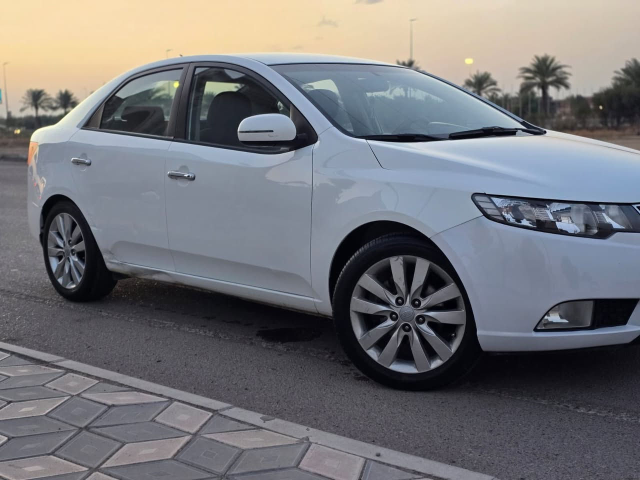 السلام عليكم
للبيع كيا سيراتو موديل 2013 رقم اربيل شرط التحويل 
السياره مكفوله ضربه صبغ تبديل 
المواصفات 📌 ماشيه 187 
محرك 1600مكفول/كير6 نمر/شفتات بالاستيرن/5 ويل كب/ دشبول ليزر/دسك امامي خلفي/سدادات نيكل داخل وخارج/حساسات خلفيه/ حاكيه-بلوتوث-اوكس/
ملاحظه📍 /السياره بدون نقص حداديه امامي خلفي جديد 🆕 تايرات جديده 🆕
مكاني بغداد قرب مطار بغداد
السعر 106 بيها مجال كلش بسيط 
رقمي ***********
