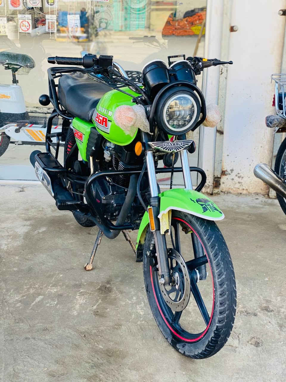 معرض المايسترو لبيع وشراء الدراجات الناريه والشحن 
دايوان نفخ 
ناما اربعه كير امتياز
بايسكل شحن 
موبايل ***********
كربلاء نافوره حي العباس شارع السيده نرجس
