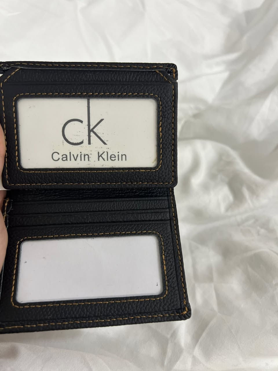محفظة جلد ماركة كالفن كلاين الغنية عن التعريف  جلد طبيعي


**إذا كنت صاحب هذا الإعلان وتريد حذفه لأي سبب، رجاءا أرسل رسالة إلى الدعم الفني**