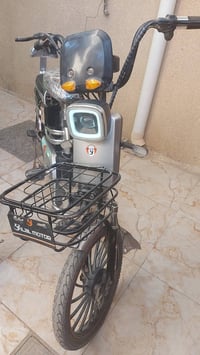 للبيع بايسكل   دبل بصمه نظيف جدآ السعر ٣٢٥وبي مجال للإستفسار 077117915...