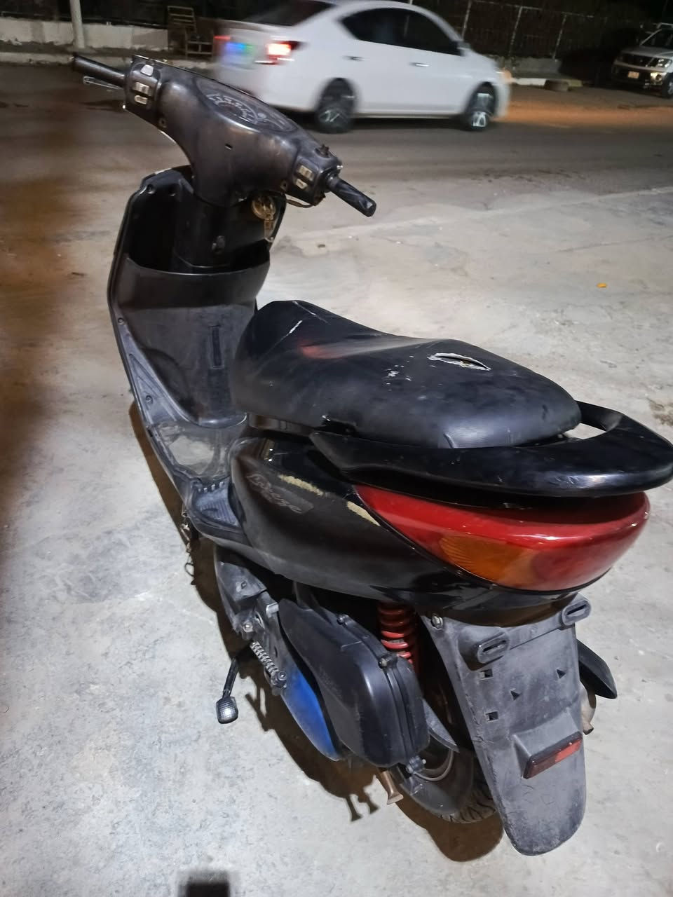 سلام عليكم دراجه بريز للبيع كله شغاله شلعه معدل خير من الله كله بلاديه السعر ٤٥٠بيه مجال للشرائح ***********
