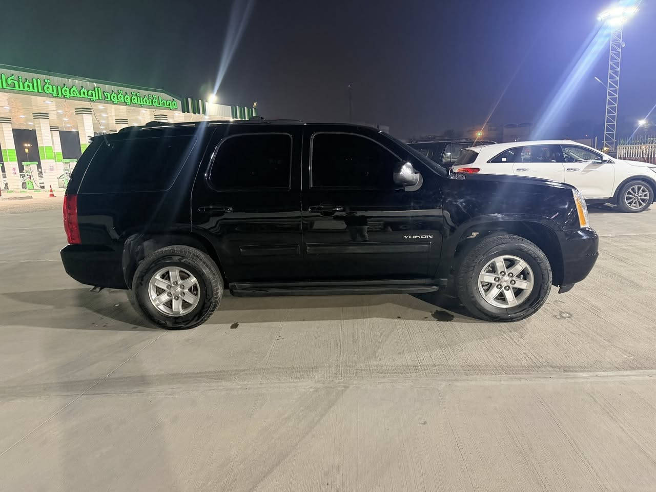 سلام عليكم يوكن2013خليجي رقم بصرة السياره جديده قطعه وحده صبغ باسمي تحويل مباشر السعر260وبيها مجال عنواني البصرة مامتواجد خاص اتصال فقط***********
