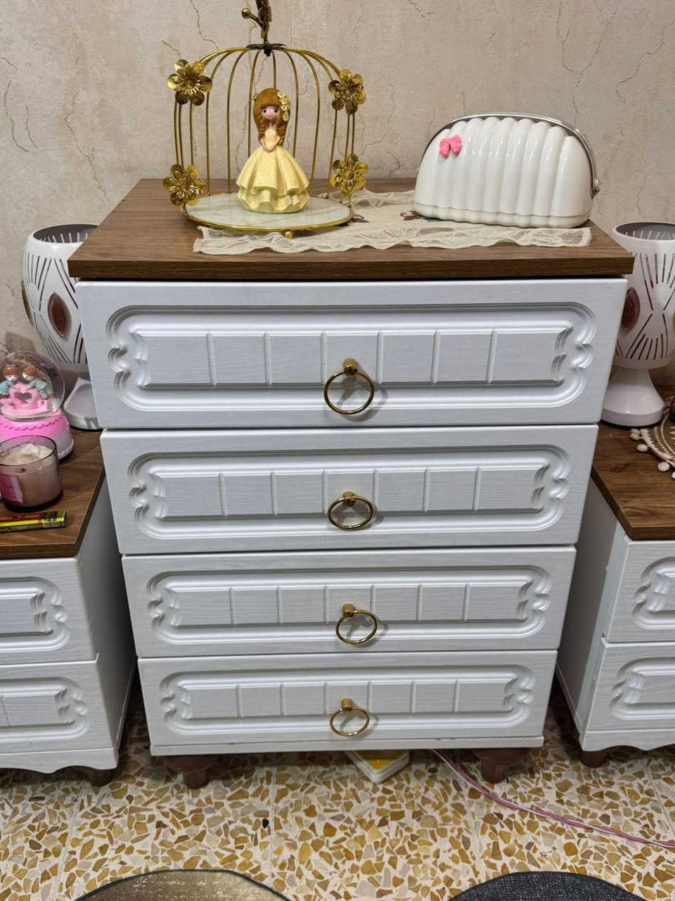 غرفه نوم شبابيه نضيفه كلش النضافه 90/100
السعر 650 و بيها مجال حك الجيه 
الاستفسار مراسله الصفحه


**إذا كنت صاحب هذا الإعلان وتريد حذفه لأي سبب، رجاءا أرسل رسالة إلى الدعم الفني**