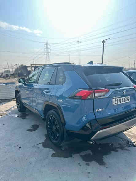 السلام عليكم راف فور اعلى فئه موصفات مرقم بغداد كامل  
أمريكي،حادث بل صور
1- فتحه
2- كشنات تدفئة
3- مقعد السائق كهرباء
4- شاشة ديجيتال
5- سماعات بنظام سيستم JBL
6- كاميرات أمامية وخلفية وجانبية يعني 5 كاميرات
7- شاشة وسطية كبيرة
8- المراية الداخلية الوسطية بيها كامرة
10- رادارات أمامي وخلفي
11- تحديد مسار
مكاني بغداد غزاليه 
وبيها مجال245
***********
