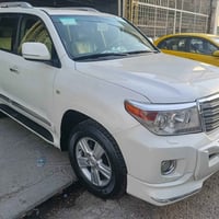لاندكروس 2009محدث الفين 2015 بيها صبغ بل بوند اشويه الي بيها ايشاره بل...