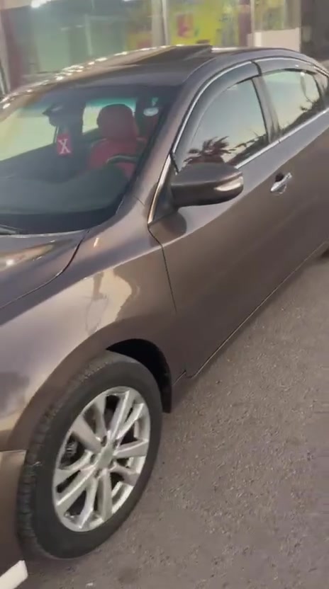 السلام عليكم 
للبيع نيسان اليما موديل 2017 SL
فتحة كشنات كهرباء ردار جانبي كاميرا تدفئة كشنات امامية تدفئة ستيرن تبريد امامي خلفي قطعتين كشنات جلد السيارة مصروف عليها 
گير 2023 قبل 10 ايام شاده براد خارجي اضافي هايدروليك جديد فلاتر جدد نوزلات بلكات مجاول فيت بم  كله فول عليها ادامة كاملة وبشرط الفحص وكل الغراض البيهة اصلي وكالة حادث السيارة مقدمة البنيد فقط بوارد  ايرباك ستيرن فقط بدون صبغ بدون تبديل
عنواني السيارة ديالى بعقوبة 
اخوان الشراي يتصل وموجود واتساب الشراي يجي يفحص گير محرك صبغ يقتنع يشلع اعيوني وبنفس الاسبوع احوله 
هـ/***********
