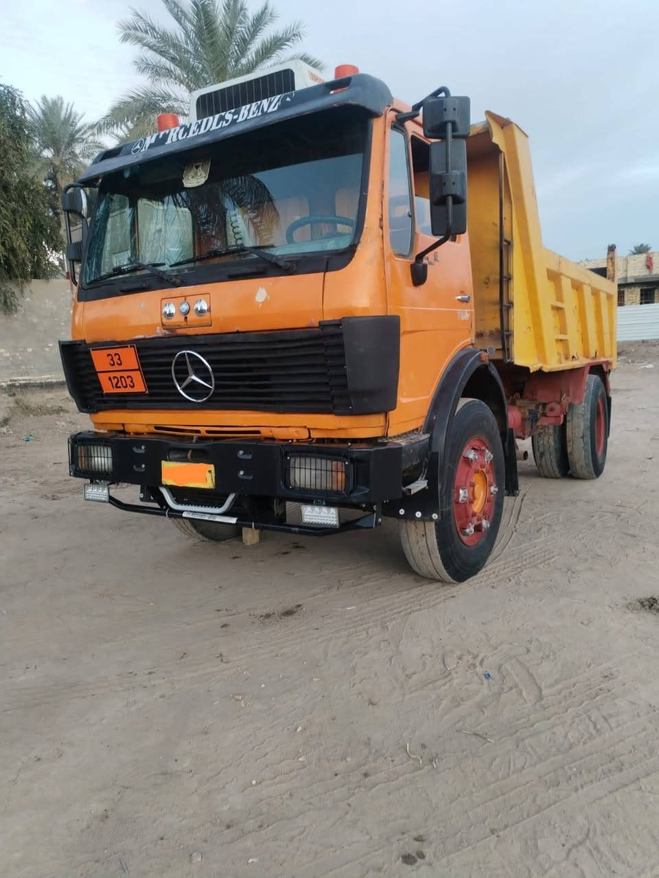 سلام عليكم للبيع البي موديل 75 مكينه 25 كير 25 اكسن نص جي الف بدي مايلر تخم تاير 24 سياره جاهزه للعمل للاستفسار الاتصال
***********
***********
