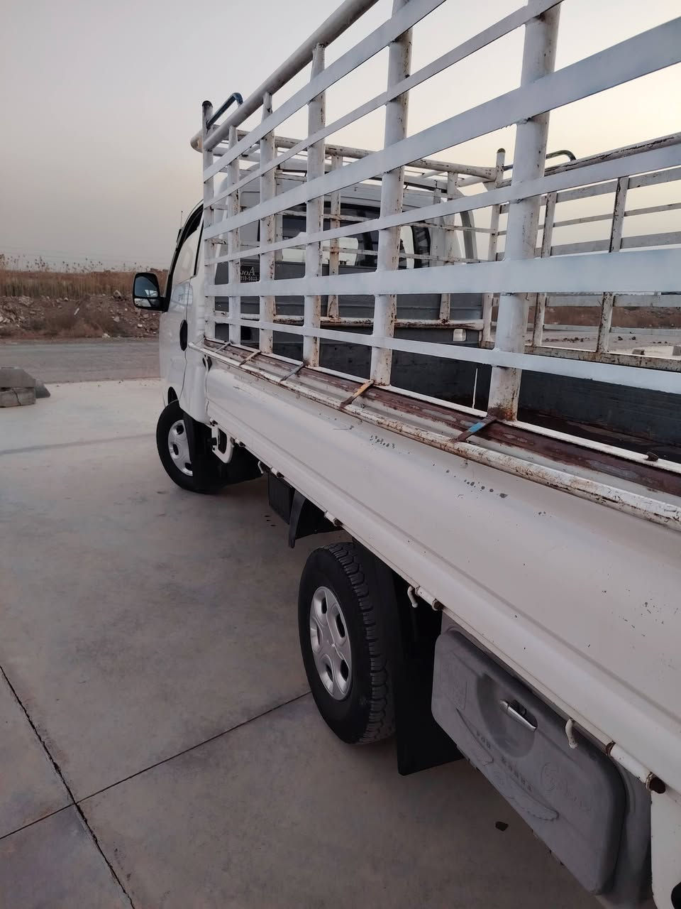 سلام عليكم كيأ بنكو موديل 2015سيارة بلاديه رقم الماني  كفالة عامه بدون صبغ  السعر 117 وبيه مجال رقم السيارة ديالى مكان سياره بغداد رقم  الهاتف***********
