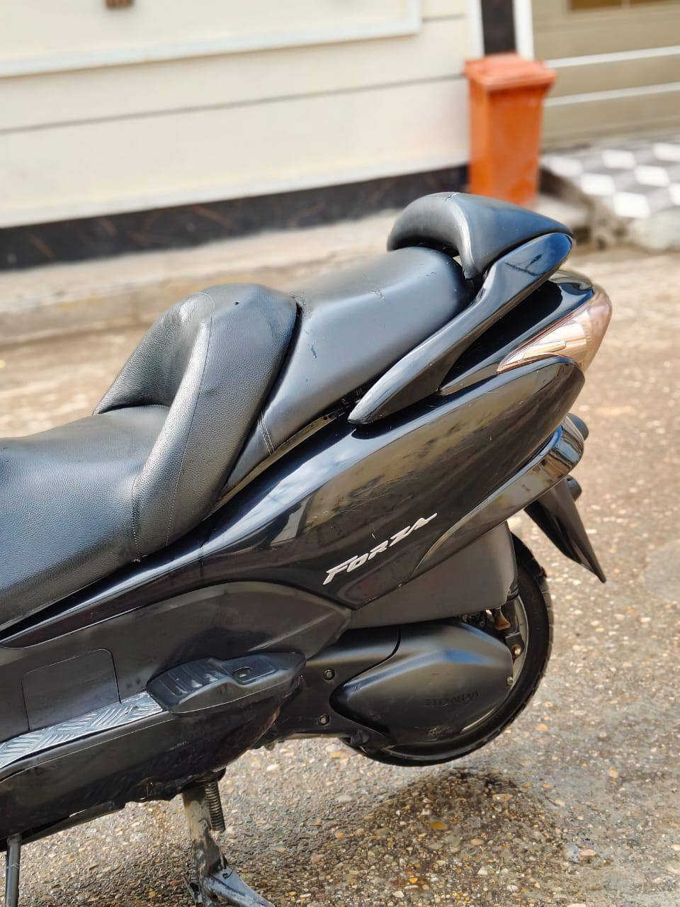 اسلام عليكم فورزه 09كرستال وجه بومة بلاد كير شغال 4تحويلات 7كير مكينة على وضع اليابان سايد بريك شغال سويج طوارء دوسات نيكل لايت عالي ناصي اوراق كامله مكاني ديالى بعقوبه سعر مليون و300وبيها مجال للاستفسار اكثر اتصل ***********
