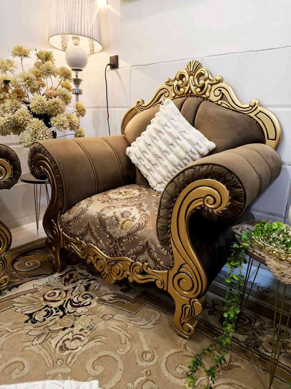 تخم ملكي10 مقاعد شغل درجة اولى الثقيل مع سيت طبلات وكوشات نضافته 100٪ العنوان الحرية للاستفسار خاص او الاتصال على الرقم ***********
